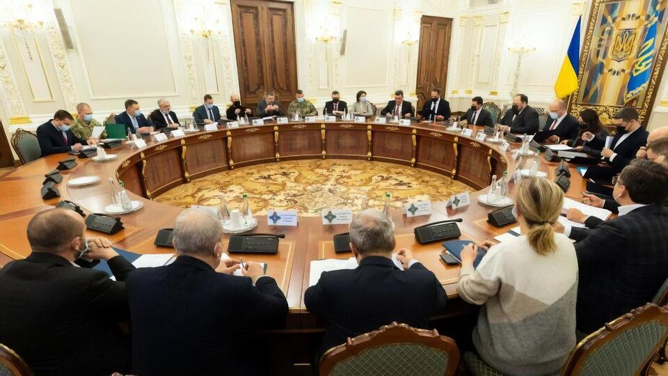 Заседание СНБО начнется в 20.00, пишет "Украинская правда"