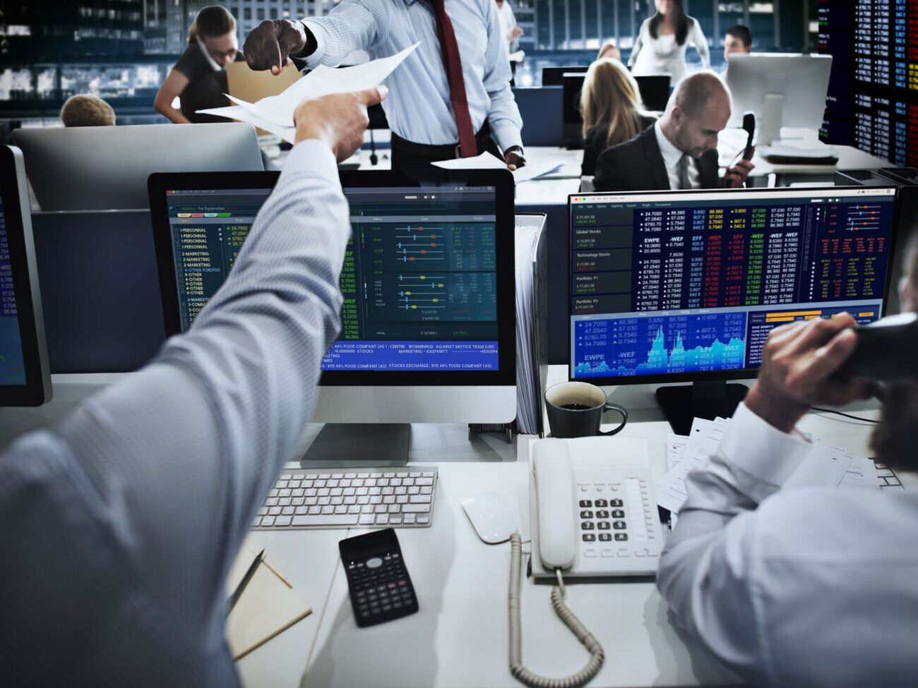 Базовый индекс Московской биржи показал самое большое падение стоимости российских акций с марта 2014 года