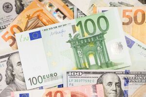 Курс гривны к доллару снизился на 14 копеек, к евро – на девять копеек