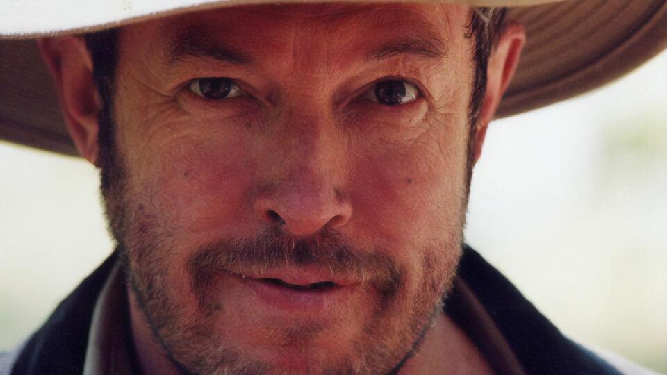 Музыкант отметил, что россияне всегда беспрекословно верят в силу и мудрость своего лидера, забывая при этом исторические уроки