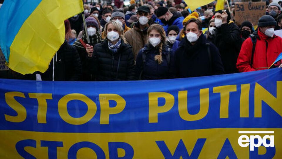 21 лютого Путін оголосив про визнання "незалежності" "ЛНР" і "ДНР"