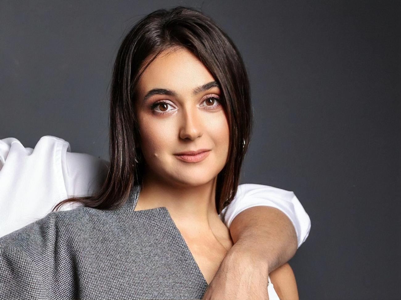 Раньше Мендель скрывала лицо возлюбленного