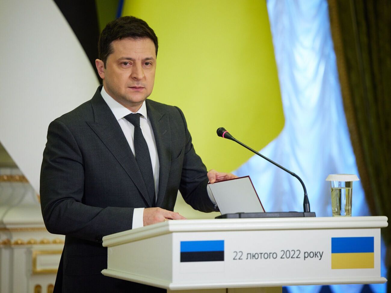 Зустріч Зеленського із силовиками та головами парламентських фракцій і груп відбудеться в ОПУ