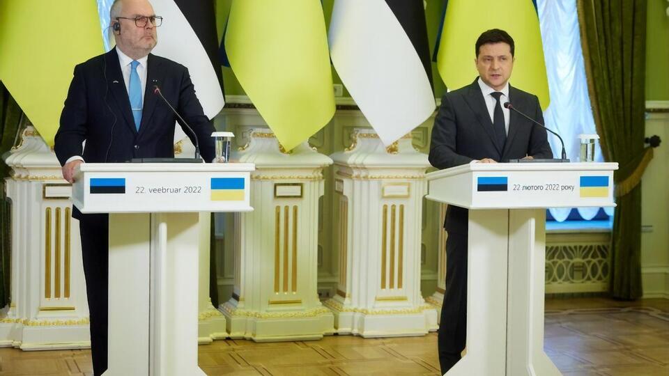 Признание РФ "ЛДНР" является "явным нарушением" международного права и территориальной целостности Украины, заявили Карис и Зеленский