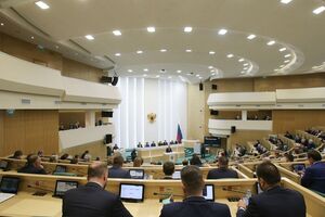Совфед РФ разрешил Путину использовать войска за пределами страны