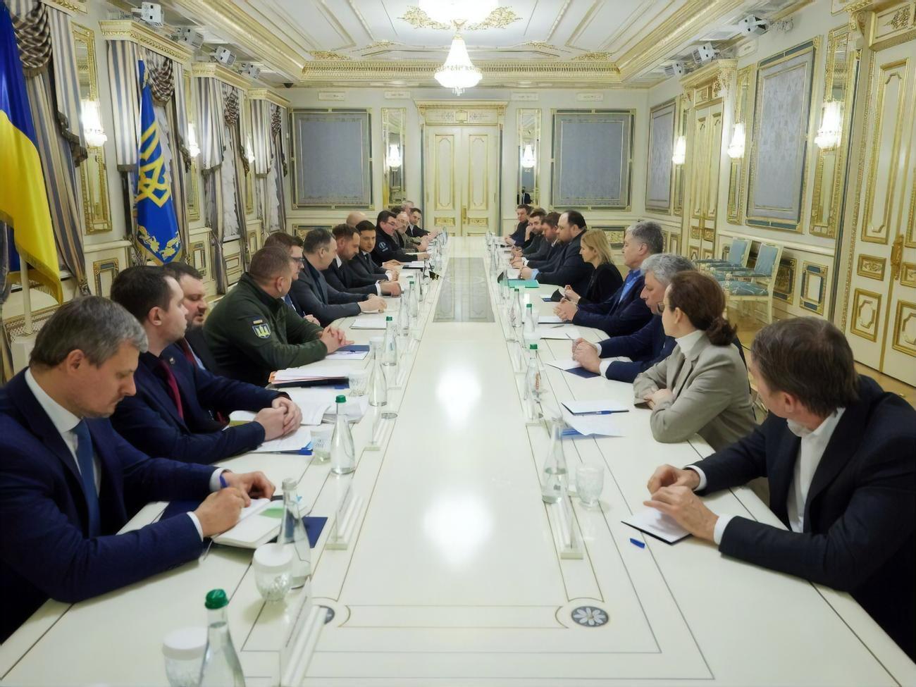 Зустріч відбулася у конструктивній, предметній та довірчій атмосфері, заявляли в ОП