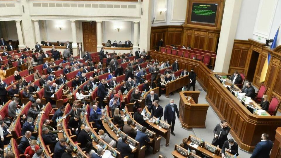 За постановление №7064 проголосовало 322 народных депутата