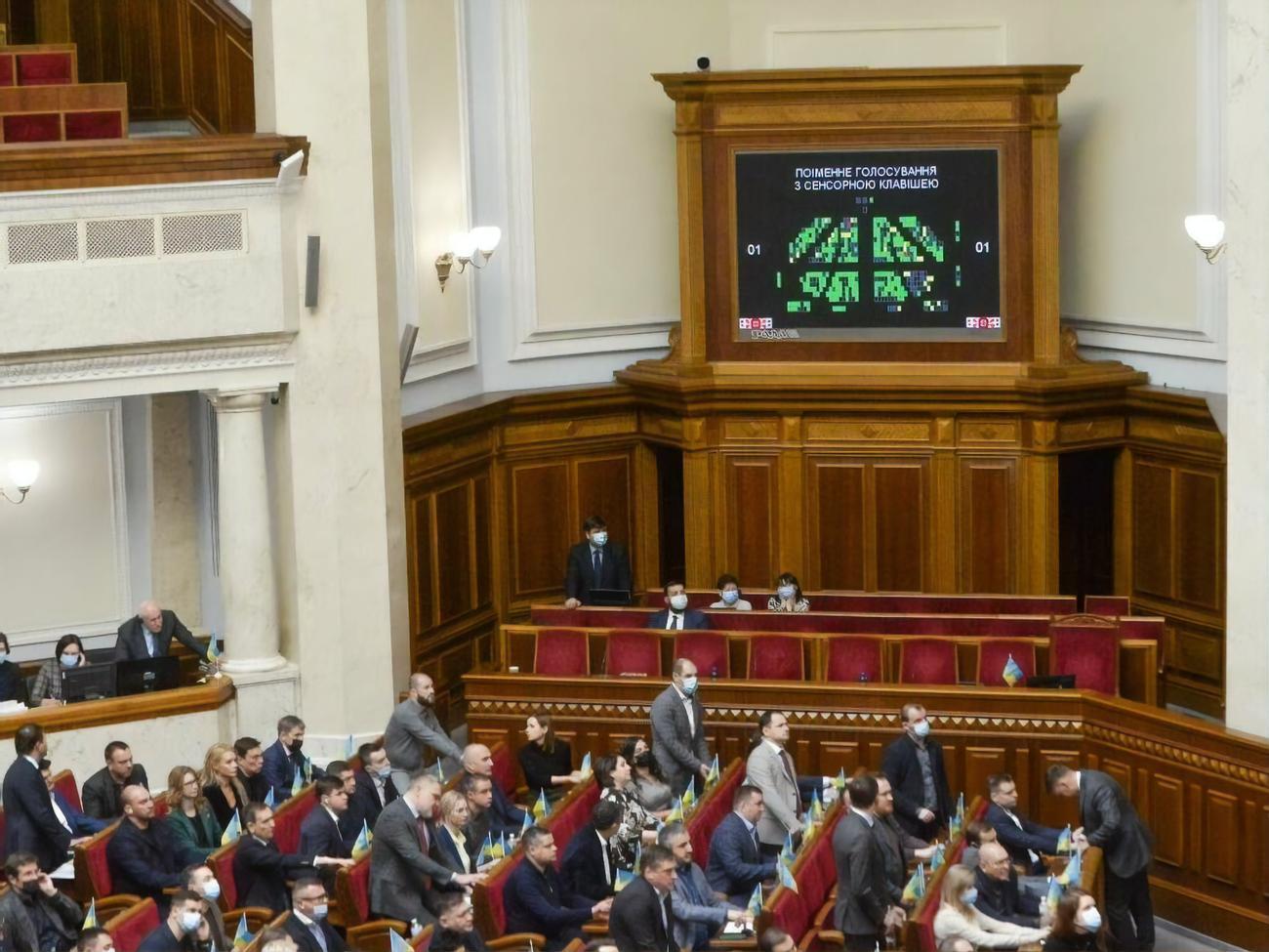 Нардепы сократили срок подготовки&nbsp;ко второму чтению&nbsp;законопроекта о праве на гражданское огнестрельное оружие