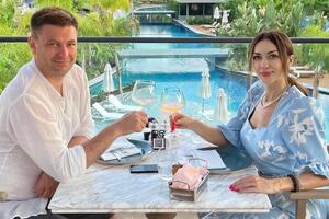 Муж Валевсккой Пригладь в прошлом был ее продюсером