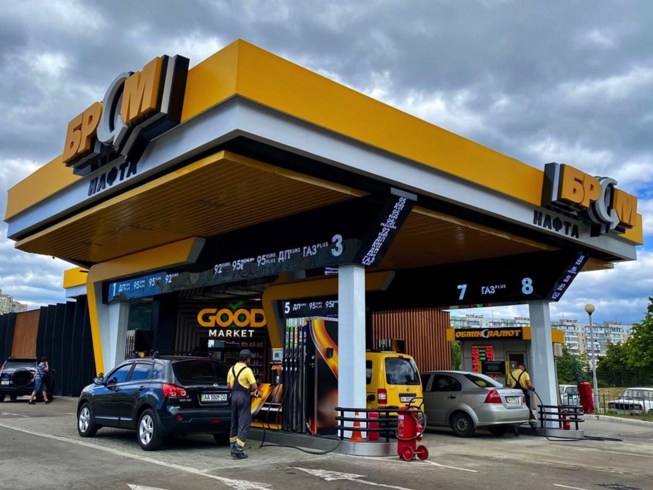 Нардеп мотивировал необходимость проверки сети "БРСМ-Нафта" и ее владельца тем, что Украина оказалась перед угрозой полномасштабного вторжения российской армии