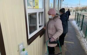 Пункты оказания помощи закрыли на КПВВ "Гнутово", "Майорское", "Марьинка" и "Новотроицкое"