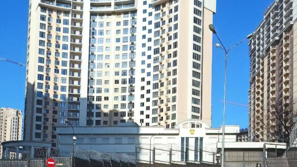 Прапор у консульстві РФ в Одесі вже зняли