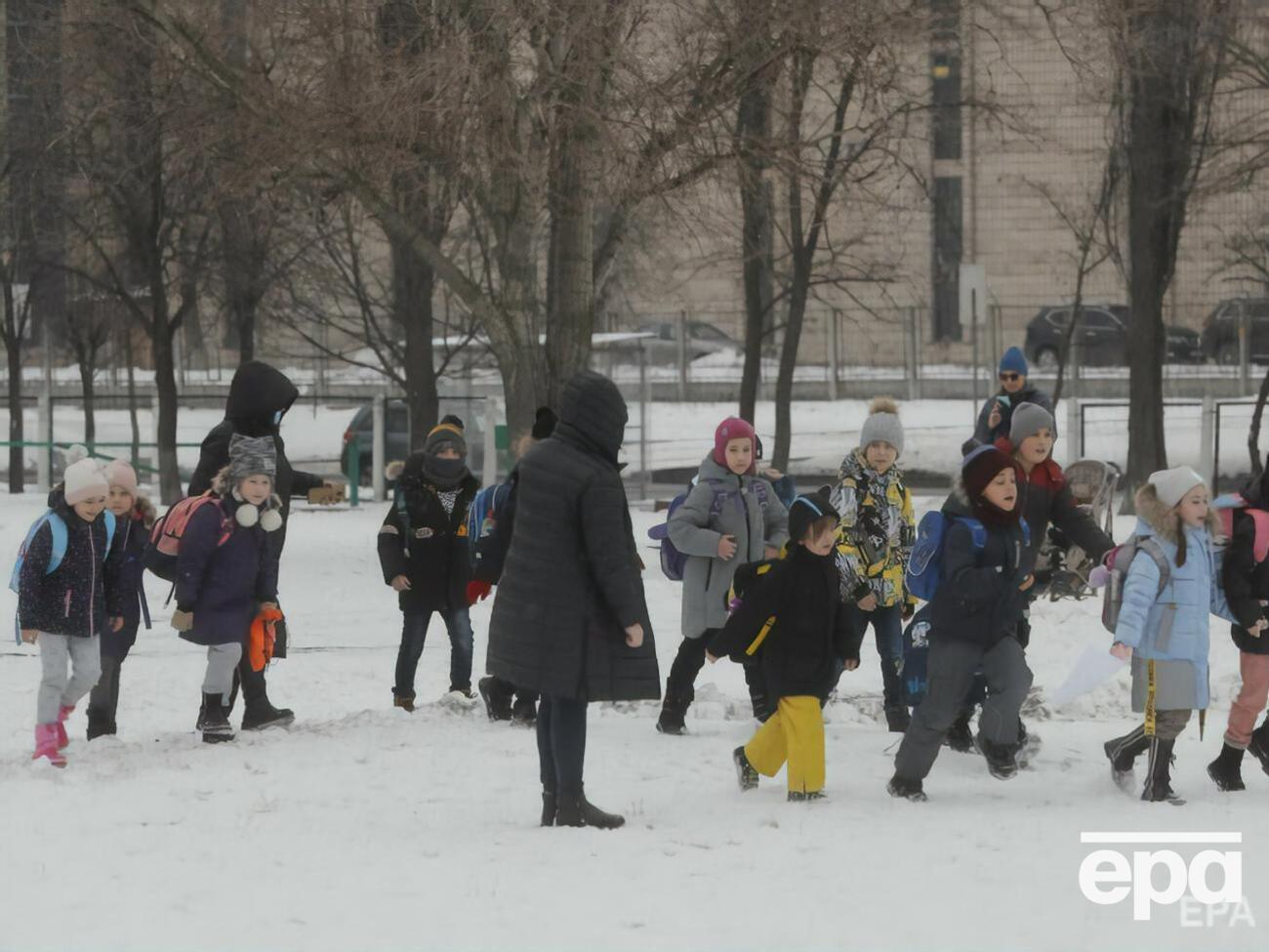 Эвакуационные рюкзаки должны быть заранее подготовлены и висеть на видном месте