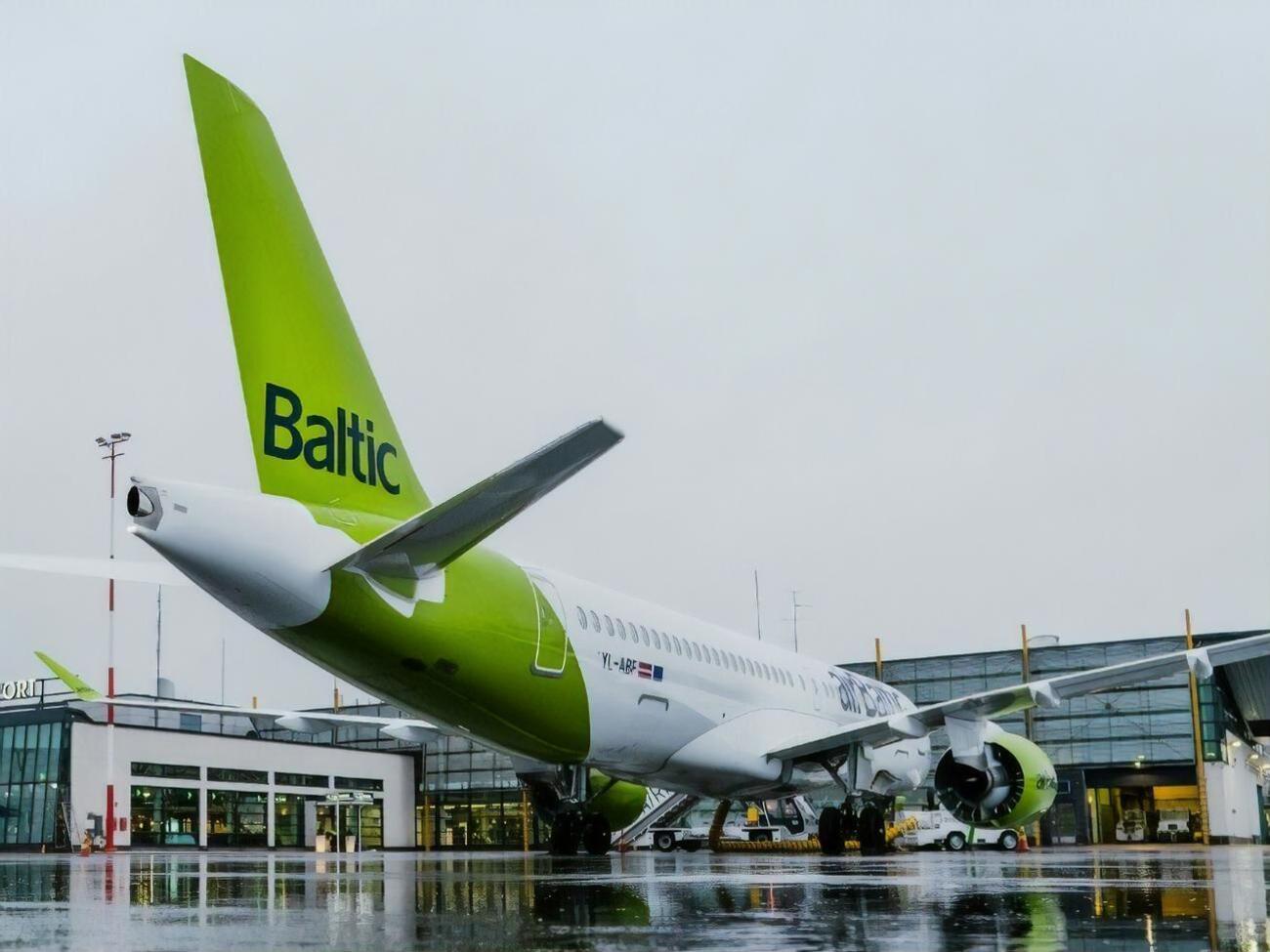 Дневные рейсы airBaltic в Украину и из Украины не отменены