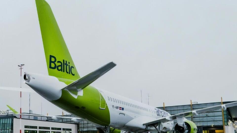 Дневные рейсы airBaltic в Украину и из Украины не отменены