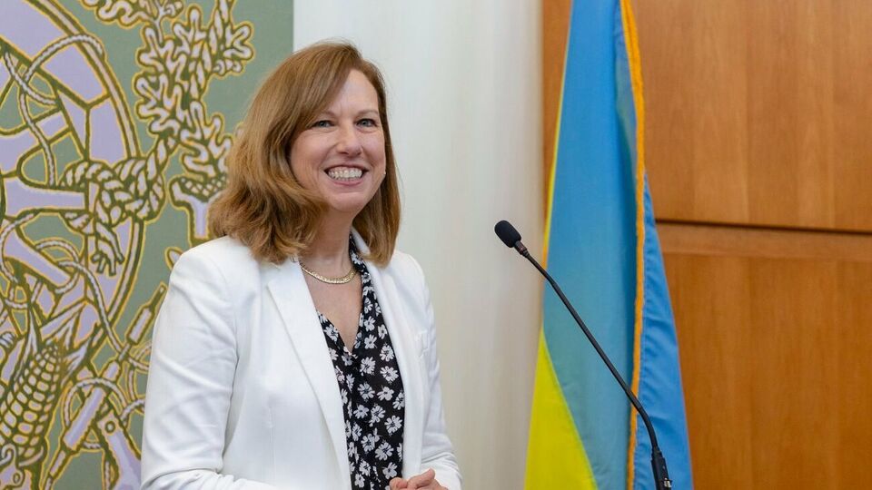 Квін пообіцяла рішучу відповідь США на порушення Путіним міжнародного права