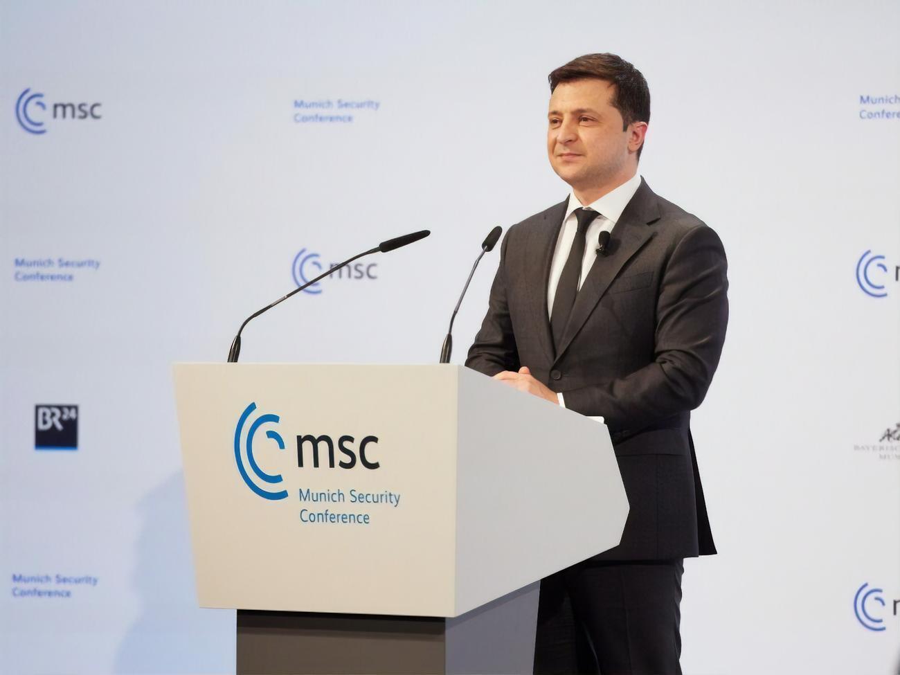 Зеленскому доверяет 41% украинцев