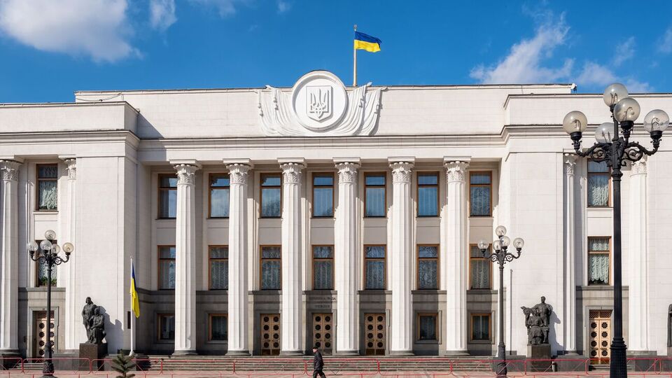 Согласно результатам опроса, в Верховную Раду проходят семь партий