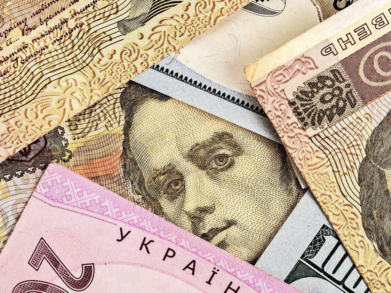 Офіційний курс гривні вперше з лютого 2015 року перевищив позначку 29 грн/$