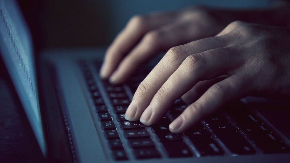 DDoS-атаки на украинские сайты, которые начались 15 февраля, продолжаются и усилились