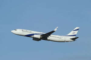 Уночі літак El Al різко розвернувся і покинув повітряний простір України
