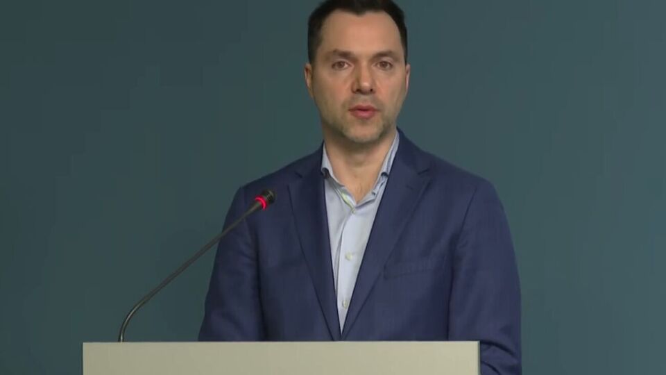 Арестович: За нашими оцінками перший удар провалився. Втрати є, але вони незначні та не знизили боєздатність Збройних сил України