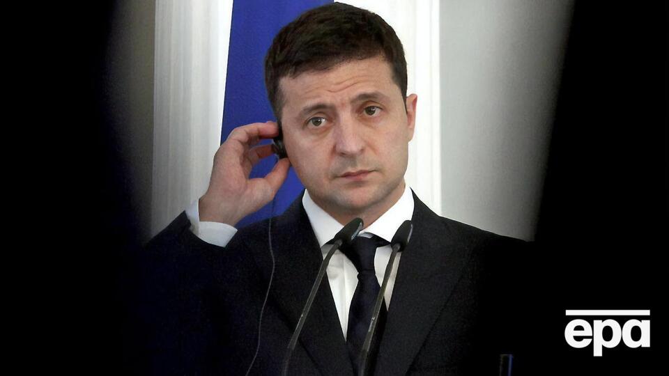 Зеленський закликав українців спілкуватися зі своїми рідними та знайомими з Росії та доносити до них актуальну інформацію