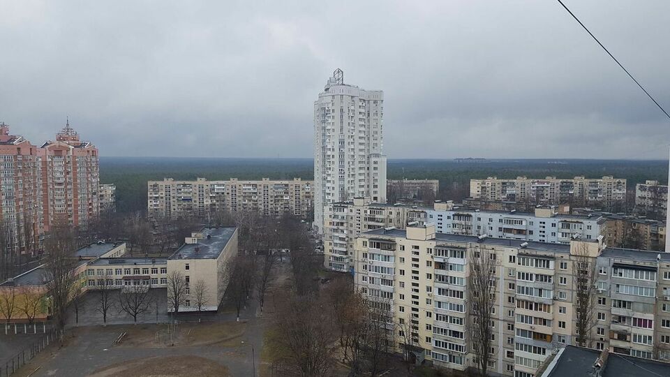 Звуки взрывов в Броварах были слышны на Лесном массиве в Киеве (на фото)