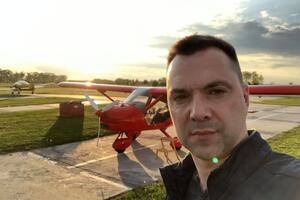 Арестович: Ни один военнослужащий ВСУ не уступает, все воюют и ожидаемой сдачи или бегства нет