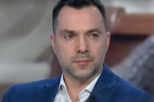 Арестович: Таких ударов может быть в сутки три-четыре волны