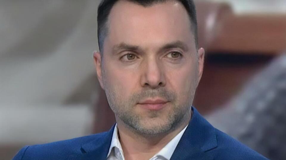 Арестович: Таких ударов может быть в сутки три-четыре волны
