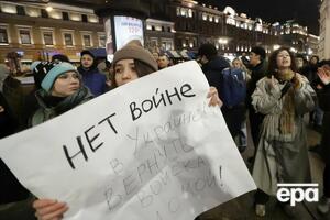 На антивоєнній акції у Санкт-Петербурзі затримали щонайменше 358 людей