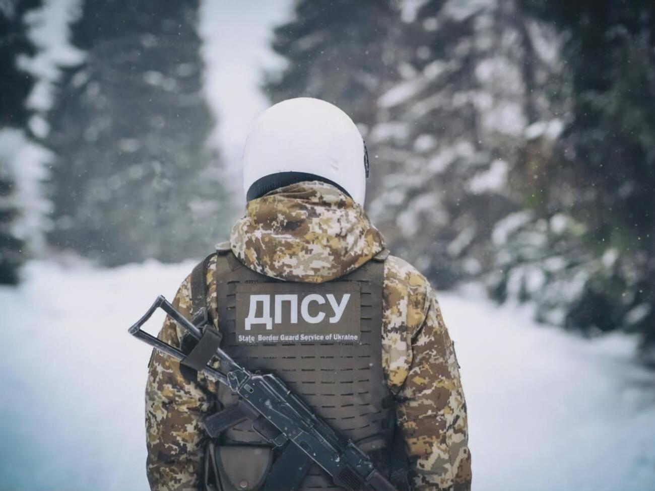 Українські прикордонники обороняли Зміїний разом із бійцями ЗСУ