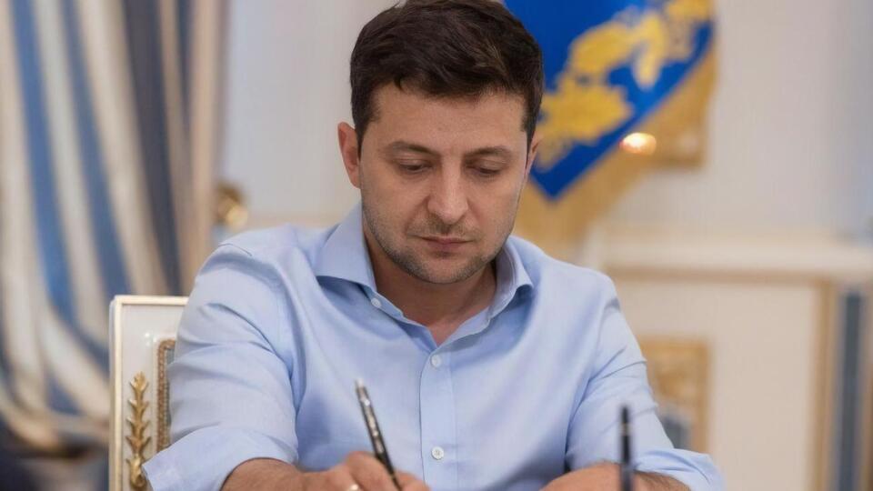 Зеленський оголосив загальну мобілізацію