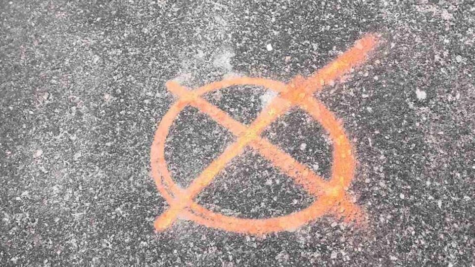 Мітки можна замалювати, засипати землею або будь-яким іншим брудом