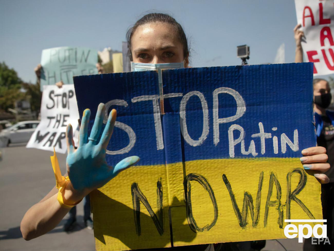 "Остановите войну сегодня или она придет к вам завтра!" По всему миру проходят акции за мир в Украине. Фоторепортаж