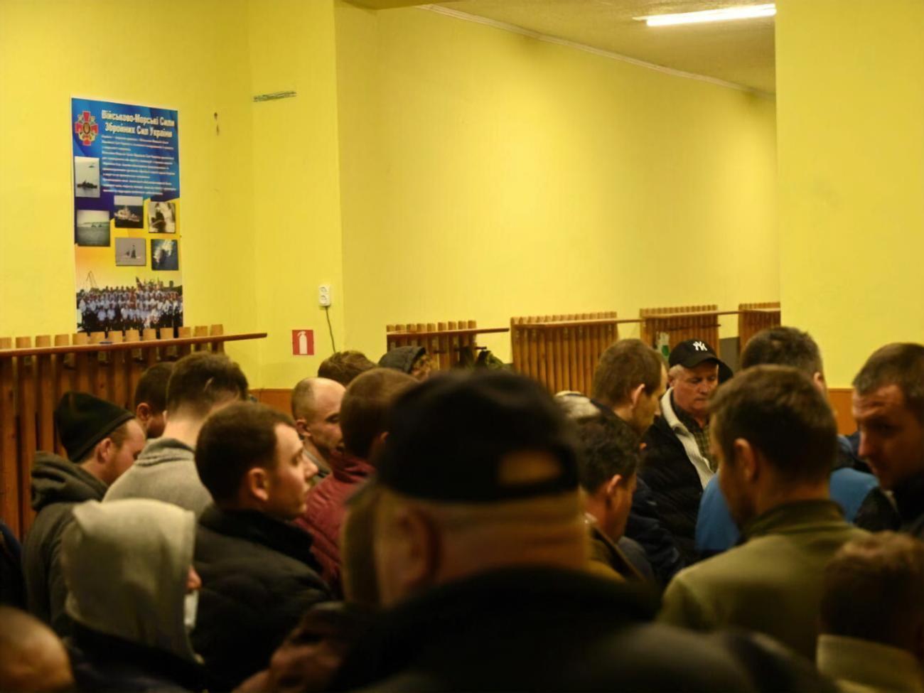 Украинцы записываются в ряды территориальной обороны