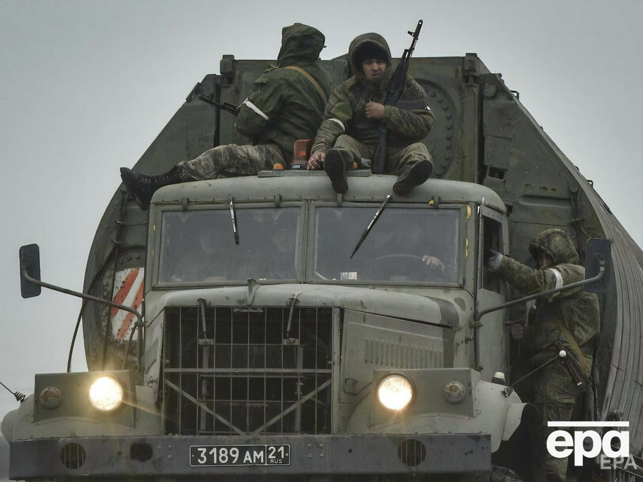 Колону російської техніки розбито в Києві