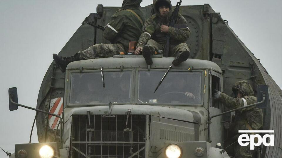 Колону російської техніки розбито в Києві