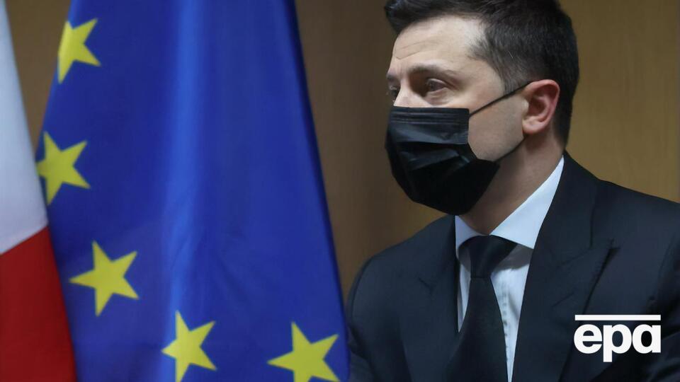 Зеленский (на фото) обсудил с Мишелем героическую борьбу украинцев за свое свободное будущее