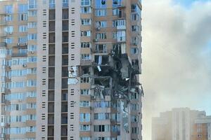 Россияне ракетами расстреливают гражданские дома в Киеве, отметили в МВД Украины