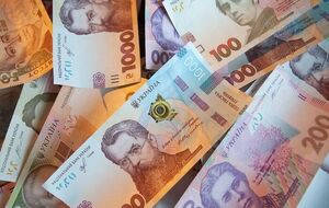 Украинцы массово перечисляют деньги на помощь армии