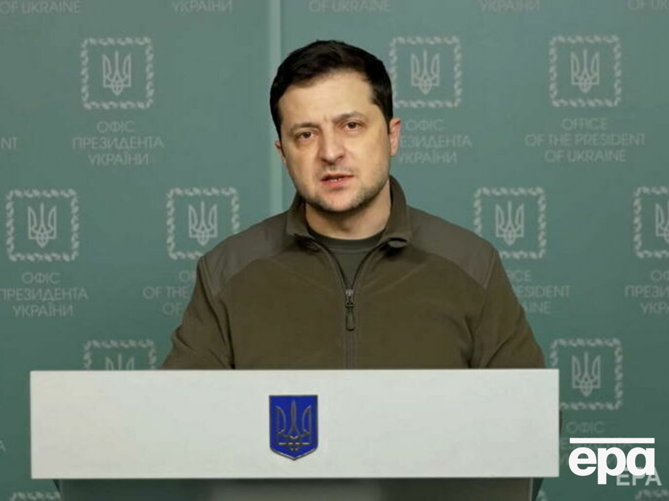 Зеленський (на фото) розповів, що обговорив із президентами Туреччини та Азербайджану проблему нестачі нафти та нафтопродуктів в Україні