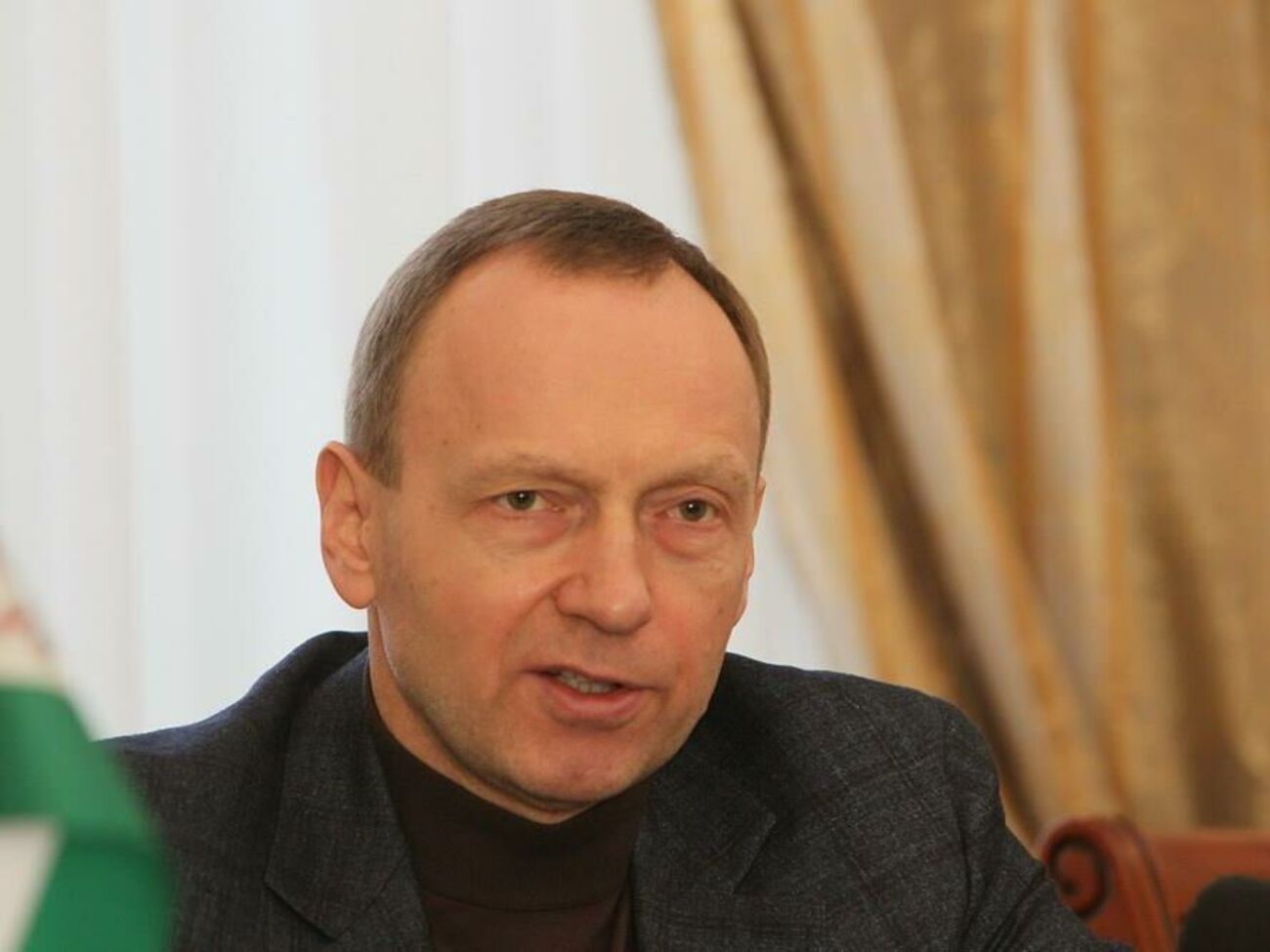 Владислав Атрошенко: Власники аптек, скоординуйтеся з базовими лікарнями міста по медикаментах. Слава Україні! Смерть ворогам!