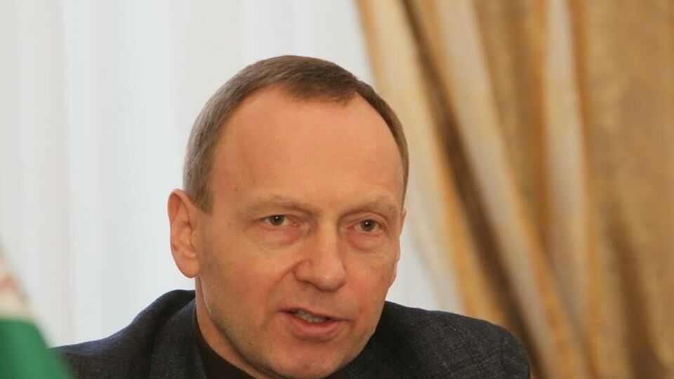 Владислав Атрошенко: Власники аптек, скоординуйтеся з базовими лікарнями міста по медикаментах. Слава Україні! Смерть ворогам!