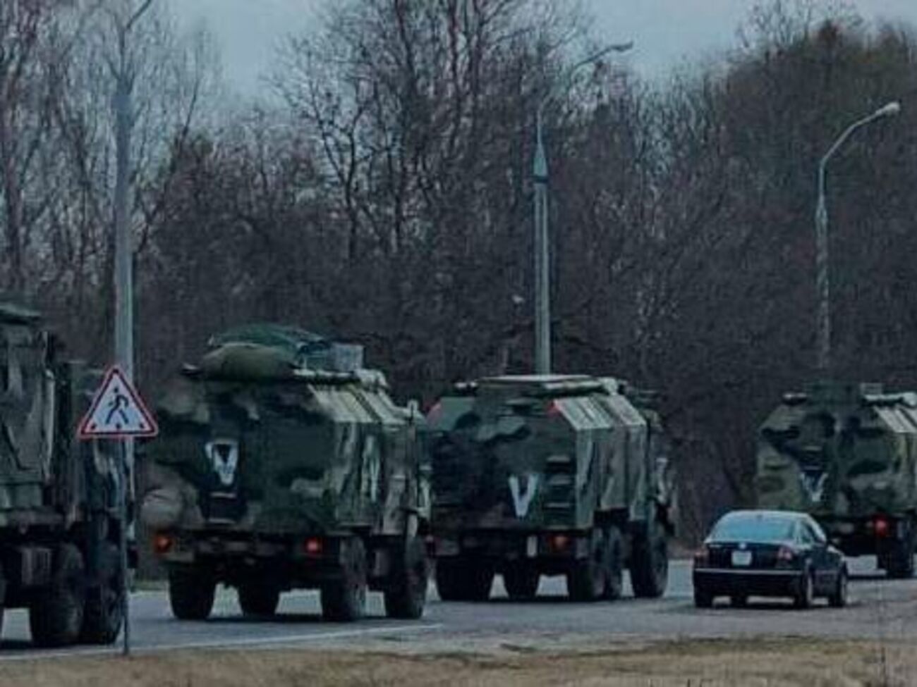 Все, кто видел, зафиксировал, знает местонахождение колонны, срочно предоставить данные украинским защитникам или по возможности не разрешить ее дальнейшее перемещение, призвали в МВД