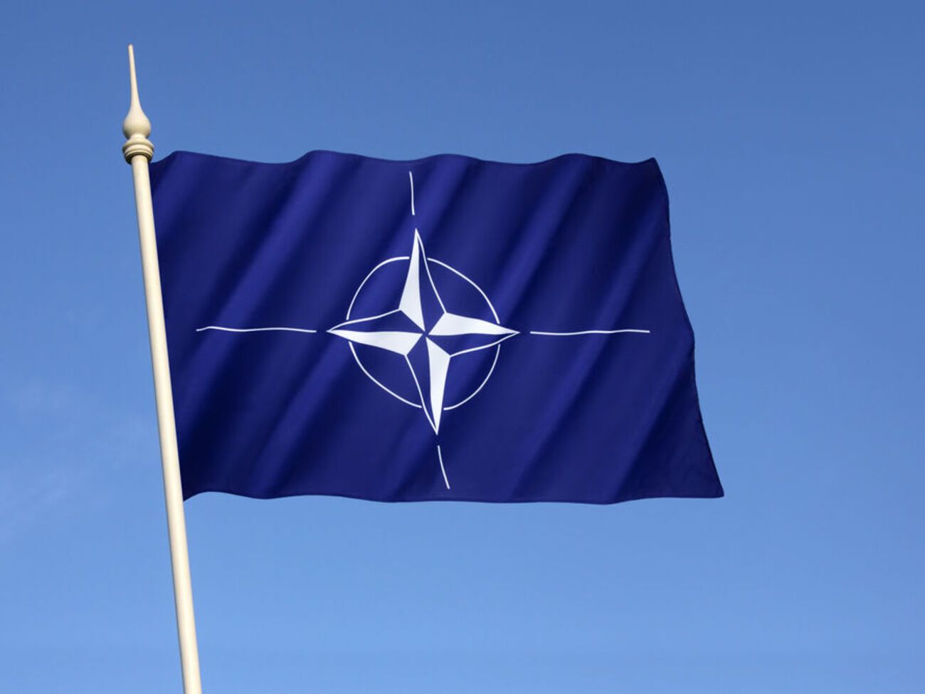 Украинский народ просит членов Альянса закрыть воздушное пространство над Украиной и ввести в Украину миротворческие войска НАТО