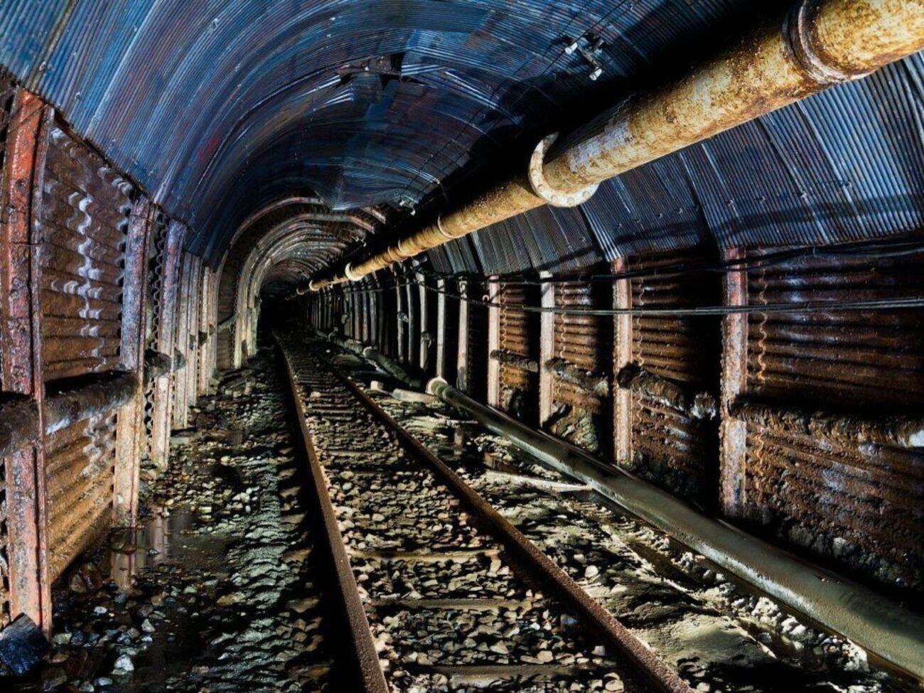 Все ТЭС ДТЭК продолжают работу, кроме подвергшейся вражеским обстрелам Луганской ТЭС, отметили в компании