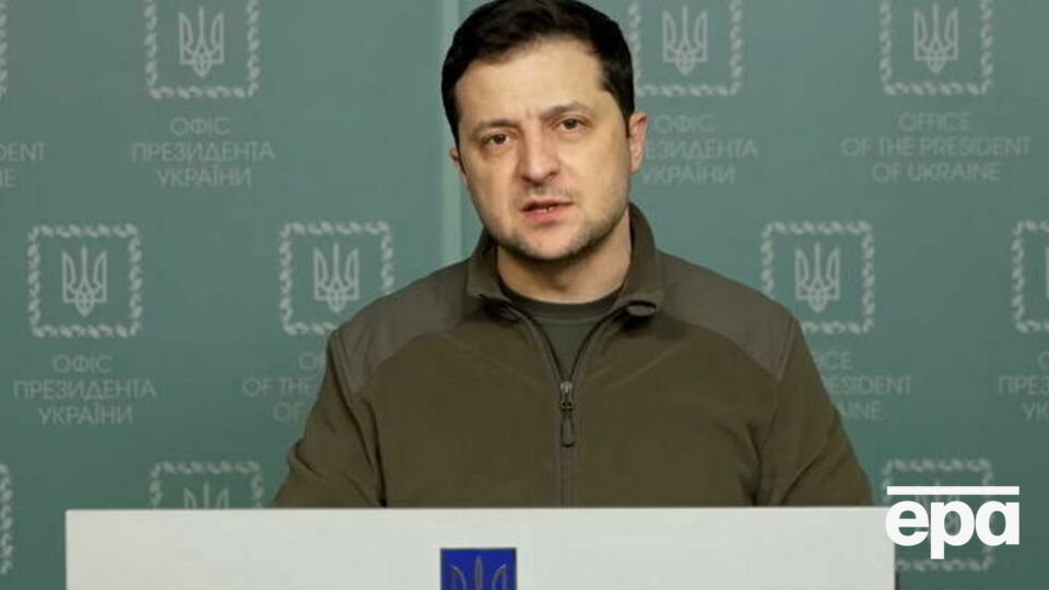 Зеленский: Я не хочу, чтобы самолеты, вертолеты, ракеты летели в Украину с Беларуси. Я не хочу, чтобы шли войска в Украину с Беларуси. И Лукашенко меня заверил в этом