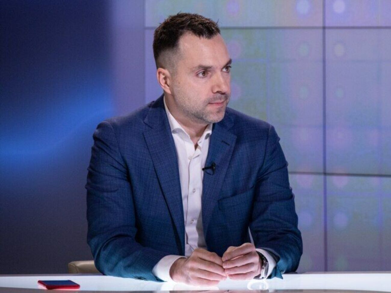 Арестович:&nbsp;К нам идет военная помощь сейчас из других стран